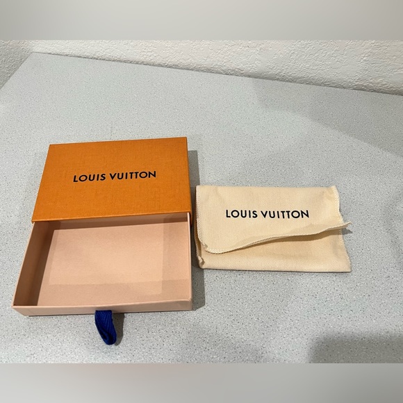 Louis Vuitton 2 Piece Gift Set - For Small Leather Goods/Wallet - Picture 3 of 6